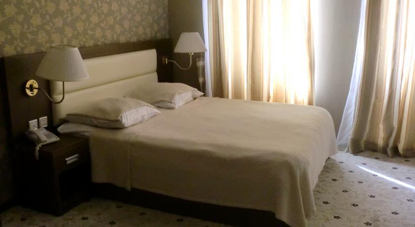 טביליסי Hotel Cristal Palace מראה חיצוני תמונה